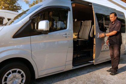 Minivan de transfert entre l'aéroport de Chiang Mai et le centre-ville