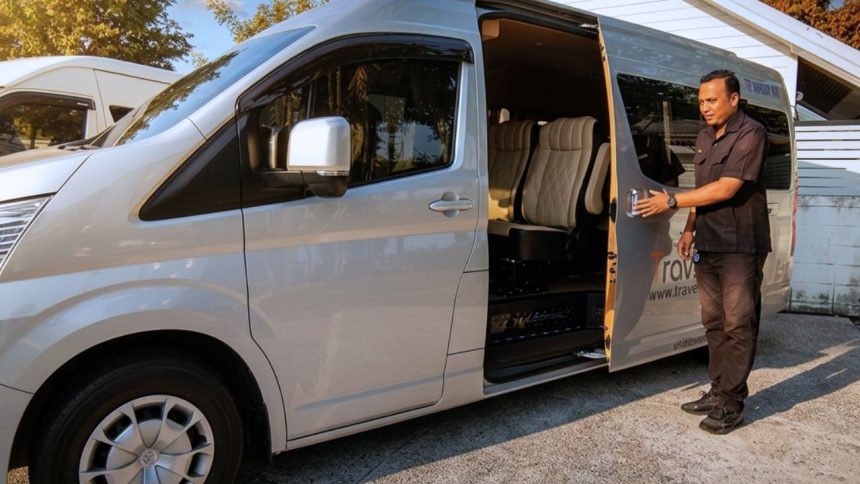 Minivan de transfert entre l'aéroport de Chiang Mai et le centre-ville