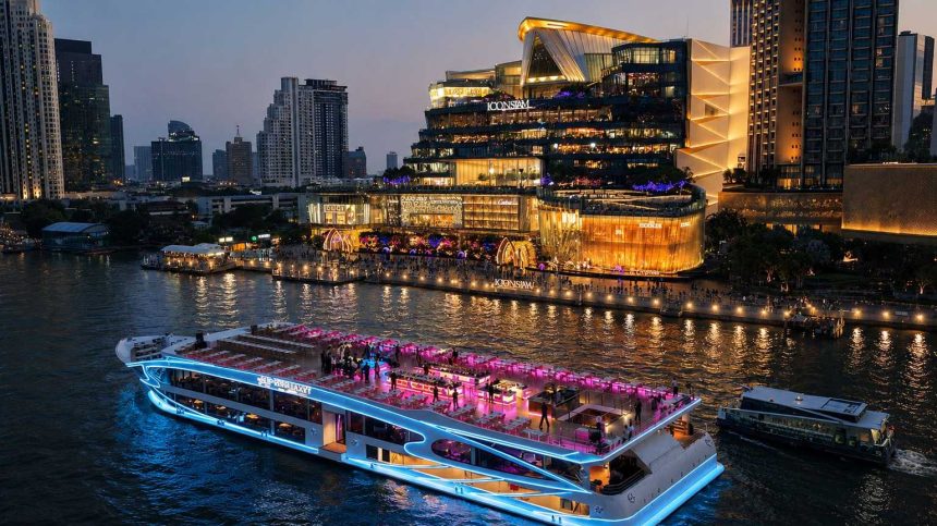 ICONSIAM et les tours du bord du Chao Phraya, vitrines de l'économie thaïlandaise