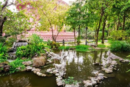 Les jardins du musée d'Erawan, voisin de la cité antique de Muang Boran, à Samut Prakan