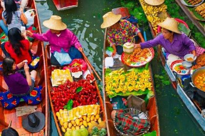 Le marché flottant de Damnoen Saduak, dans la province de Ratchaburi