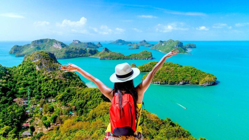 Vue sur les îlots du parc national marin d'Ang Thong depuis le point de vue de Ko Wua Ta Lap