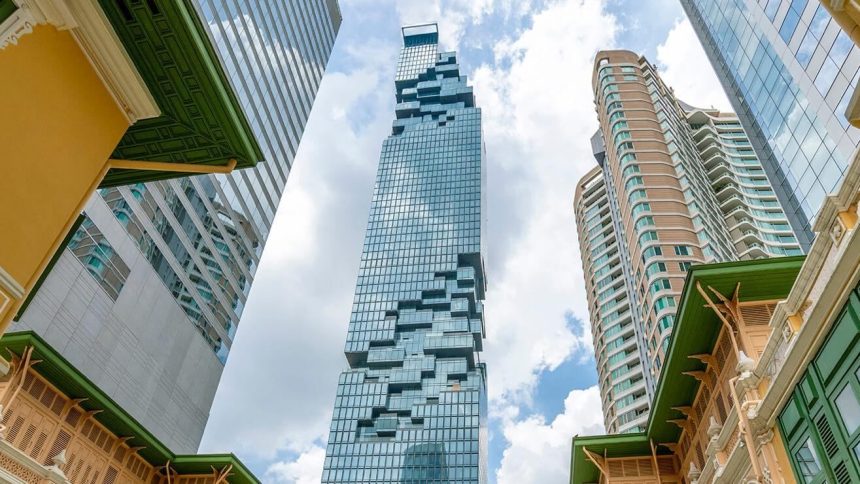 La tour Mahanakhon, figure du Bangkok du shopping et du luxe