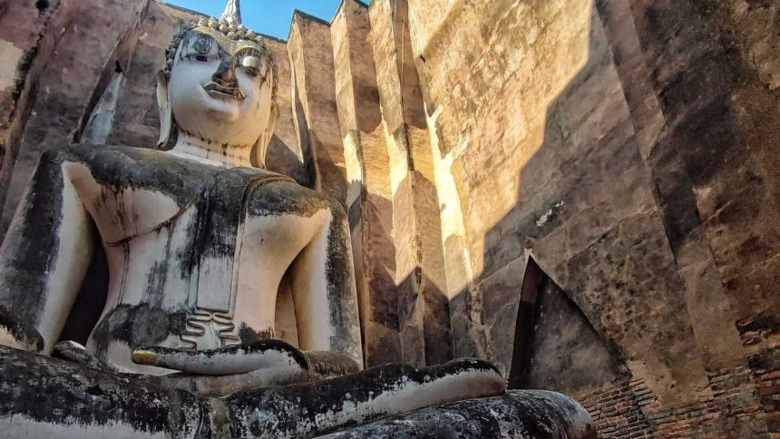 Le bouddha Phra Achana du Wat Si Chum, à quelques kilomètres de New Sukhothai